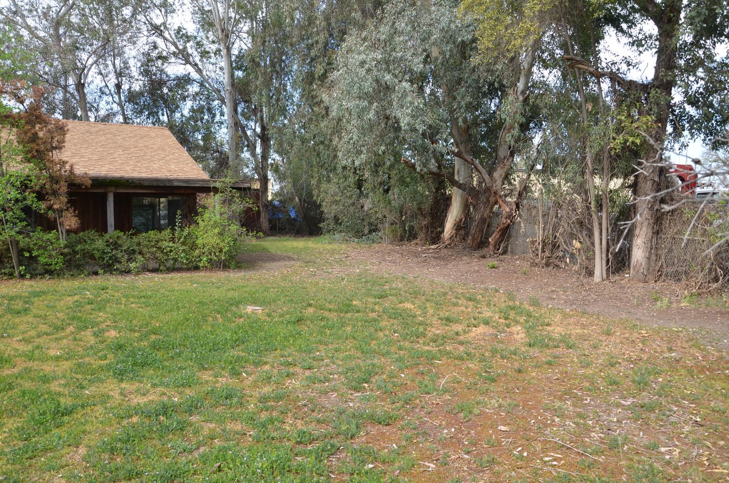 115 N Valley Oaks Dr, Visalia, CA 93292